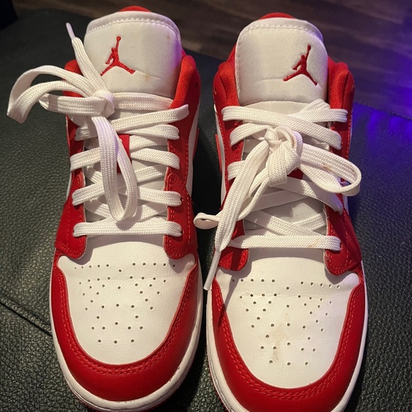 NIKE AIR JORDAN 1 LOW GYM RED WHITE GS SNEAKERS YOUTH 5.5Y/ WOMENS 7- 7.5 - Picture 6 of 7
